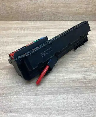 BMW 5 E60 E61 Fuse module 6957330