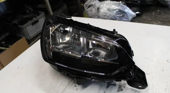 Peugeot 2008 II Headlight/headlamp 9823193880
