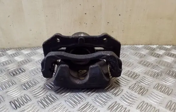 Suzuki Grand Vitara II Front brake caliper
