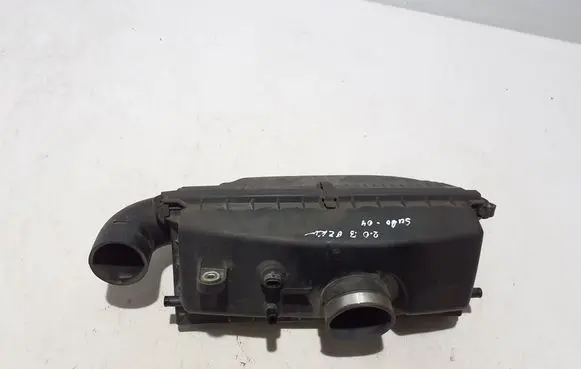 Subaru Forester SG Air filter box 16520AA032