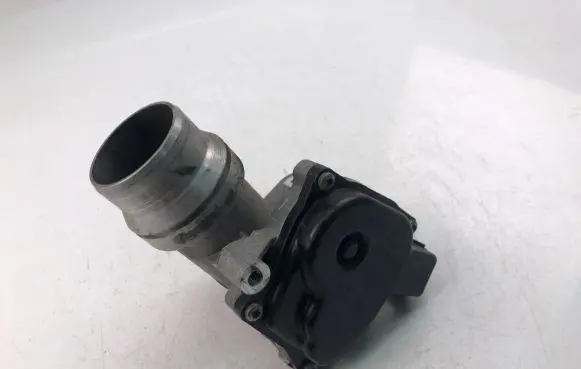 Renault Scenic III - Grand scenic III Throttle valve 8200614985