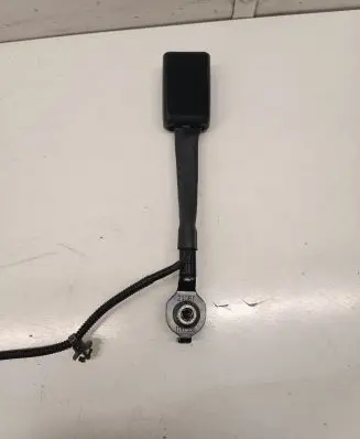 Hyundai Kona I Front seatbelt buckle