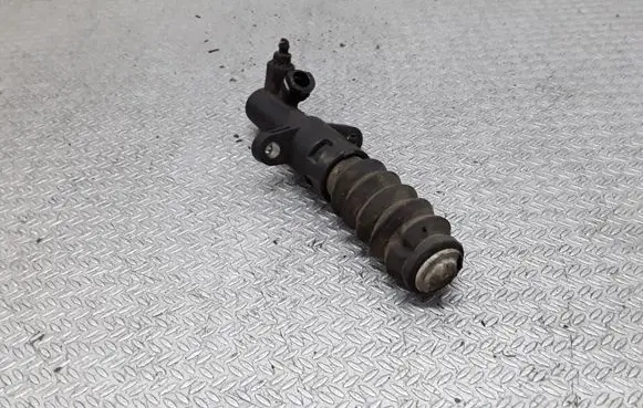 Clutch slave cylinder