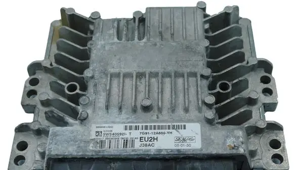 Ford Focus Engine control unit/module 7G9112A650YH EU2H