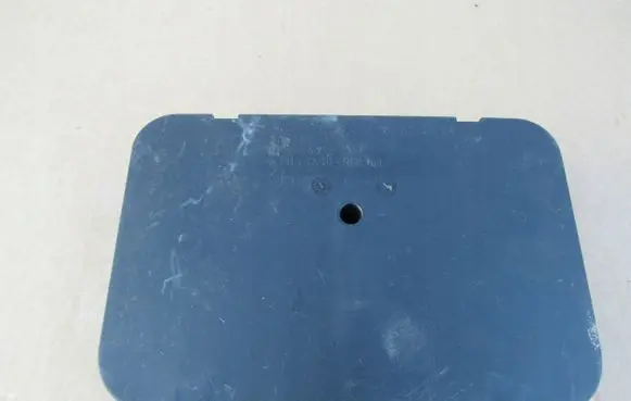 BMW X5 E70 Quarter panel pressure vent 9122453