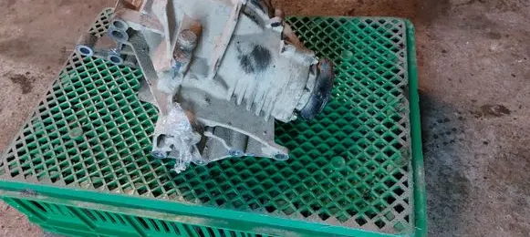 Mercedes-Benz C W203 Front differential 2033350102
