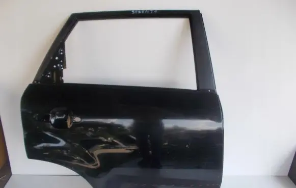 KIA Sorento Rear door