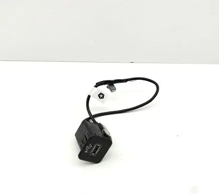Jeep Wrangler USB socket connector 68297662AA