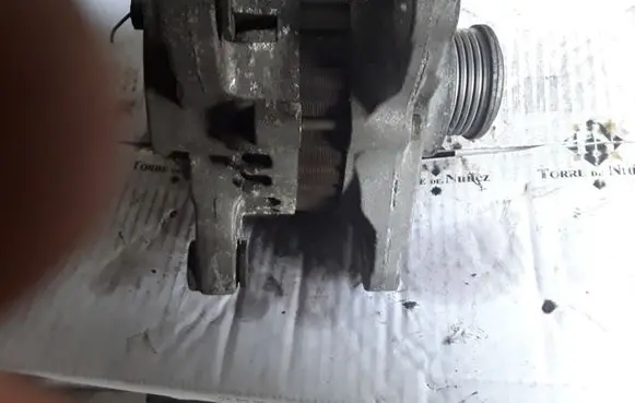 Renault Megane II Generator/alternator 8200120286 A002TB6481