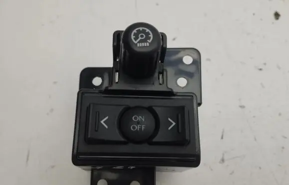 Lexus IS 220D-250-350 Other switches/knobs/shifts 5543853040