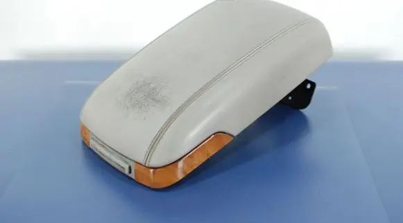 KIA Opirus Armrest