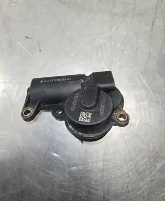 Mercedes-Benz GLE W167 Intake manifold valve actuator/motor A2139068601