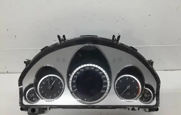 Speedometer (instrument cluster)