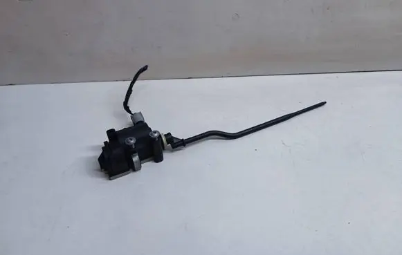BMW 3 E90 E91 Fuel tank cap lock 6985880 67116985880
