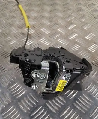 KIA Stonic Front door lock 81320H8060