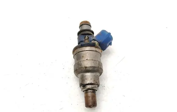 Mazda 929 Fuel injector 1955001970