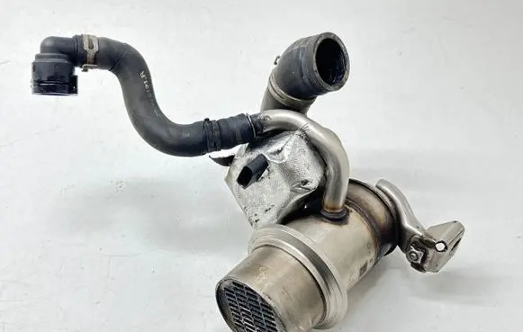 Skoda Octavia Mk3 (5E) EGR valve cooler 04L131512D V255 Y2392011
