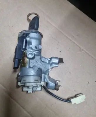 Toyota Avensis Verso Ignition lock 45020287