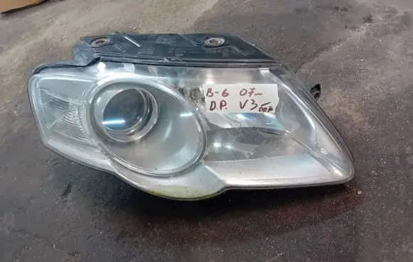 Volkswagen PASSAT B6 Headlight/headlamp