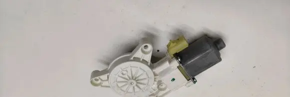 Chrysler Grand Voyager V Rear door window regulator motor 0130822335