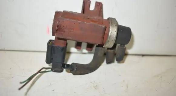 Peugeot 3008 I Turbo solenoid valve 9652570180