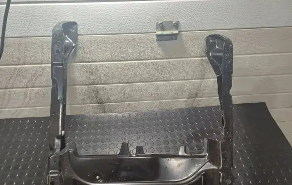 Porsche Cayenne (92A) Driver seat console base 7P0881678B