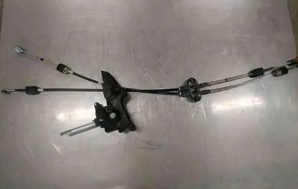 Ford Focus Gear shift cable linkage BV6R7E395GA