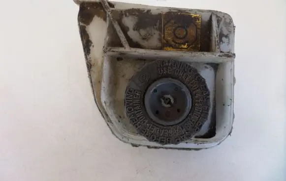 Brake fluid reservoir