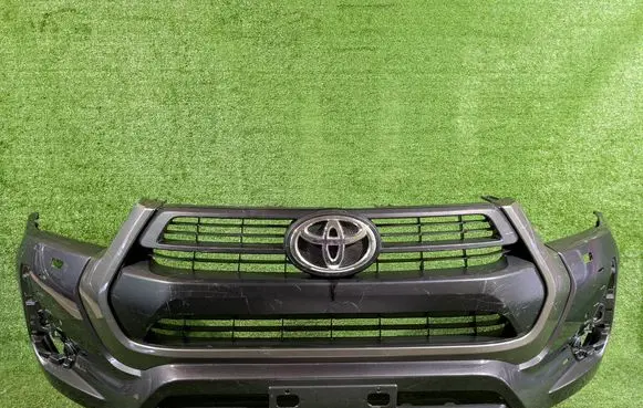 Toyota Hilux VIII Front bumper 
