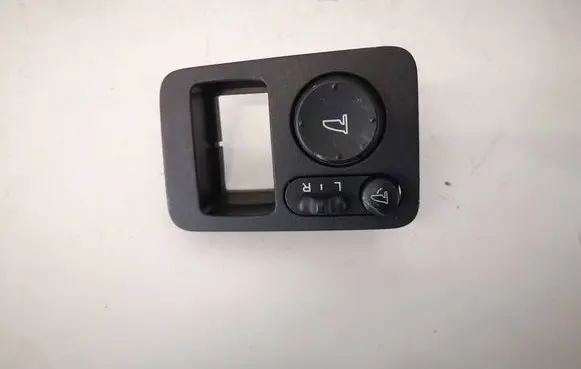 Honda CR-V Wing mirror switch M33212