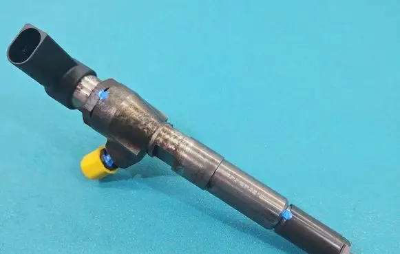 Mercedes-Benz A W176 Fuel injector 166006212R IMPRK1521576