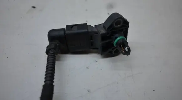 Audi A3 S3 8V Air pressure sensor 04C906051