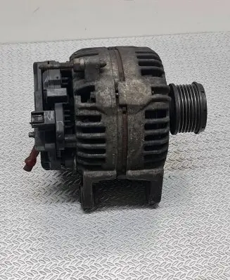 Renault Modus Generator/alternator 8200390675 0124425037 16V65120A
