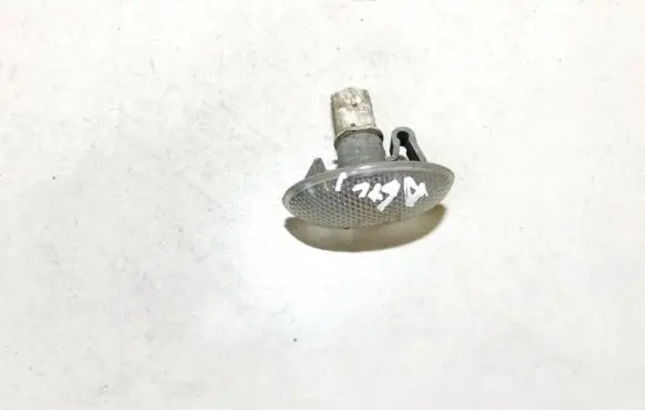 Citroen Berlingo Front fender indicator light