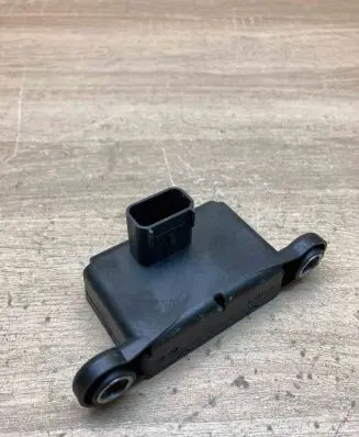 Opel Astra J ESP acceleration yaw rate sensor 13581120 J133C26Y6E
