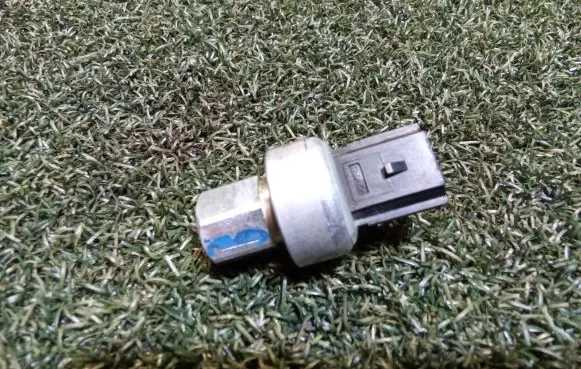 Air conditioning (A/C) pressure sensor