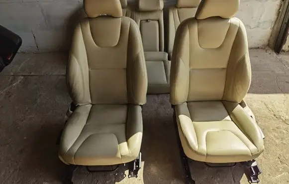 Seat set