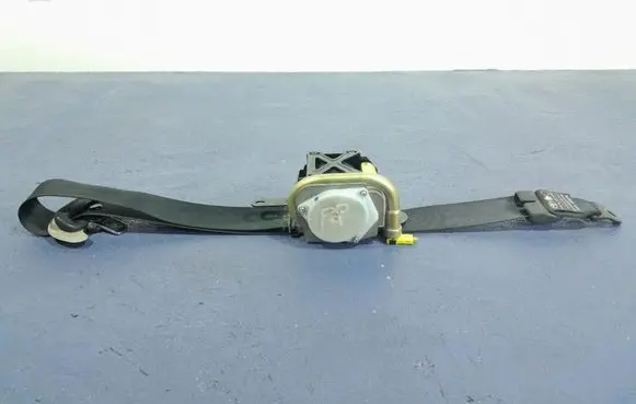 Toyota Avensis T250 Front seatbelt 7322005050