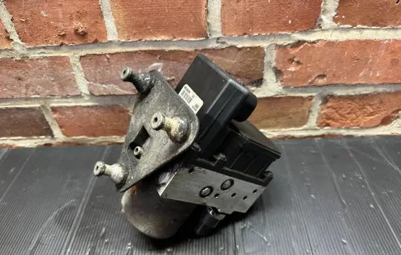 Mercedes-Benz Sprinter W901 W902 W903 W904 ABS Pump A0004466889 0265225221