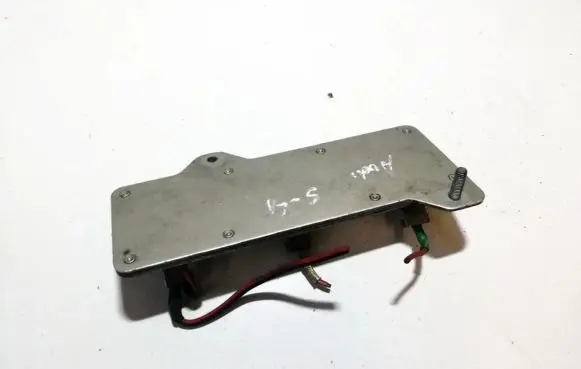 Audi A6 S6 C4 4A Coolant fan relay 4a0959493