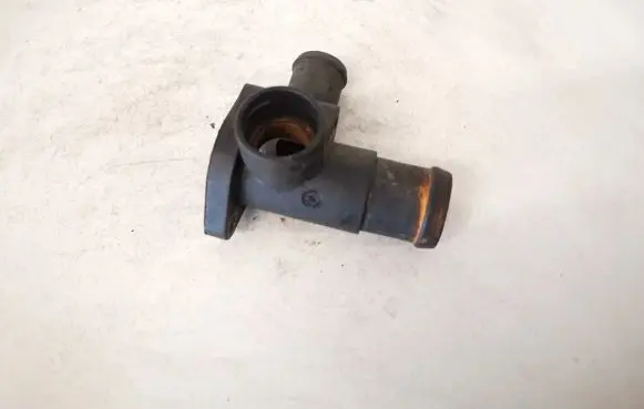 Volkswagen Polo III 6N 6N2 6NF Engine coolant pipe/hose 028121132C
