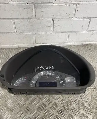 Mercedes-Benz C W203 Speedometer (instrument cluster) A2035407311