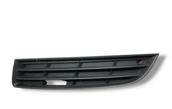 Volkswagen PASSAT B6 Front bumper lower grill 3C0853665
