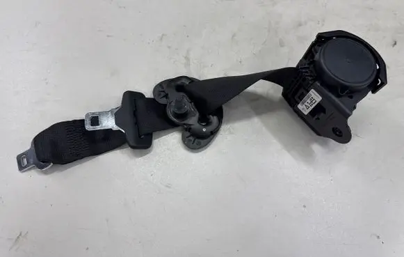 BMW 2 F46 Third row seat belt 7375644