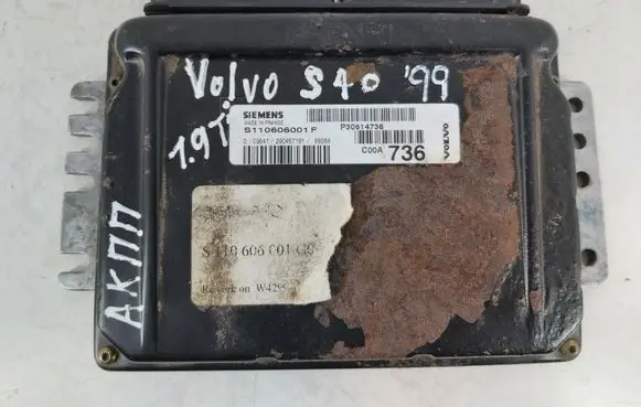 Volvo S40, V40 Engine control unit/module S110606001F P30614736
