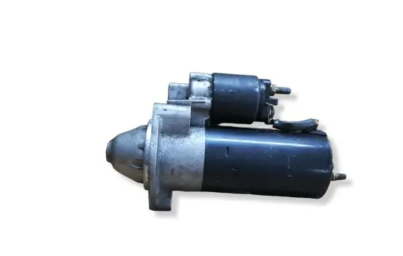 Volkswagen PASSAT B5.5 Starter motor 068911024F