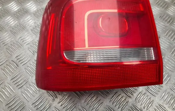 Volkswagen Touran II Rear/tail lights 1T0945095R