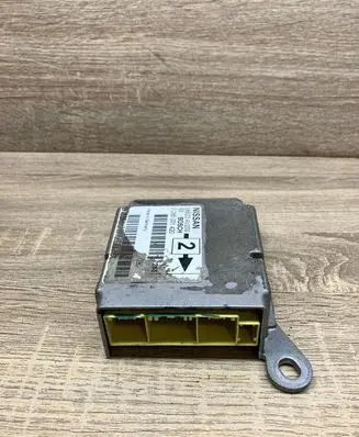 Nissan Primera Airbag control unit/module 98820AV200 0285001420
