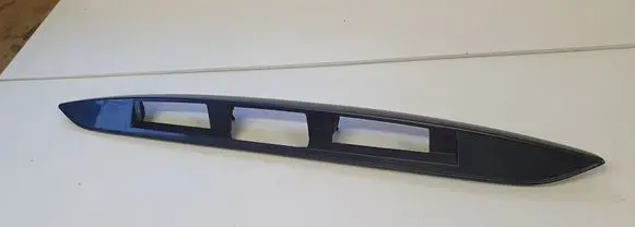 Mitsubishi Grandis Trunk door license plate light bar 