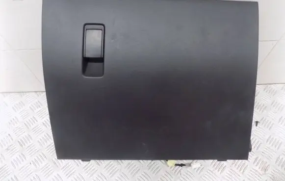 Peugeot 508 II Glove box